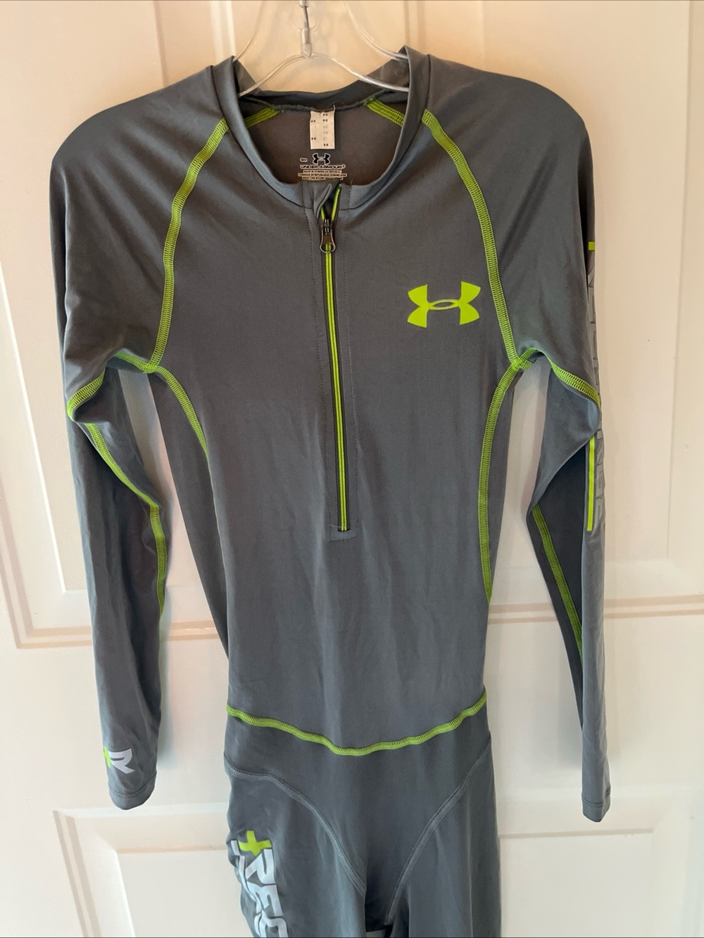 Under Armour women’s Recharge full body Compression Speed suit- size small - Picture 4 of 4